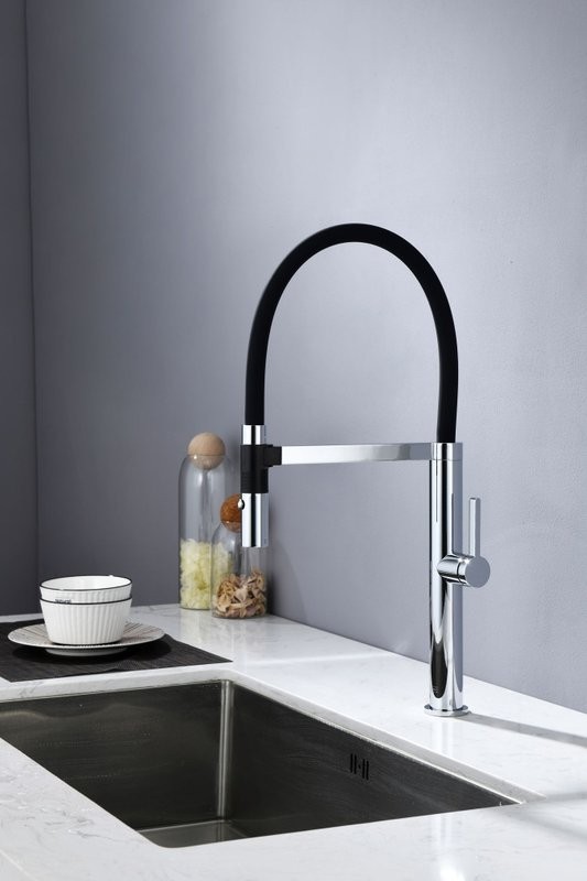Смеситель для кухни AQUAme Cucina с гибким изливом AQM9904CR