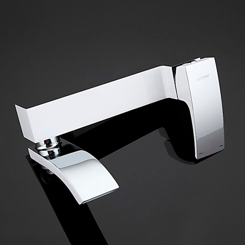 Смеситель для ванны с душем Gappo G07-8 G3207-8 белый, хром