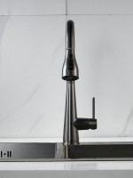 Смеситель для кухни с выдвижным изливом Shevanik S363T, оружейная сталь