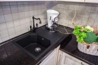 Мойка кухонная Omoikiri Yonaka 65-BL черная