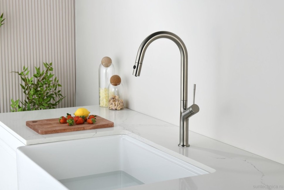 Смеситель для кухни AQUAme Cucina с выдвижным изливом AQM9905BN