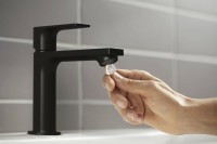 Смеситель для раковины Hansgrohe Rebris E 72557670 с донным клапаном, черный матовый