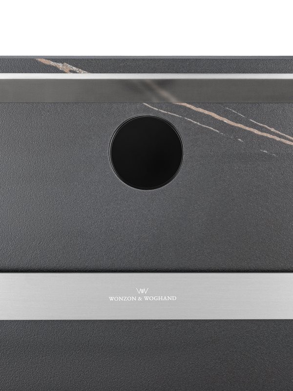 Полотенцесушитель электрический Wonzon & Woghand Stuttgart WW-A504-BR 80x45 см, подключение справа, черный мрамор, брашированный никель, с полкой