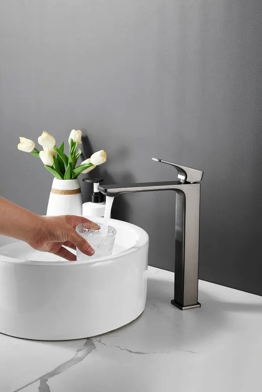 Смеситель для раковины BELZ B11709-3 оружейная сталь