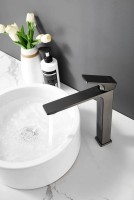 Смеситель для раковины BELZ B11709-3 оружейная сталь Смеситель для раковины BELZ B11709-3 оружейная сталь