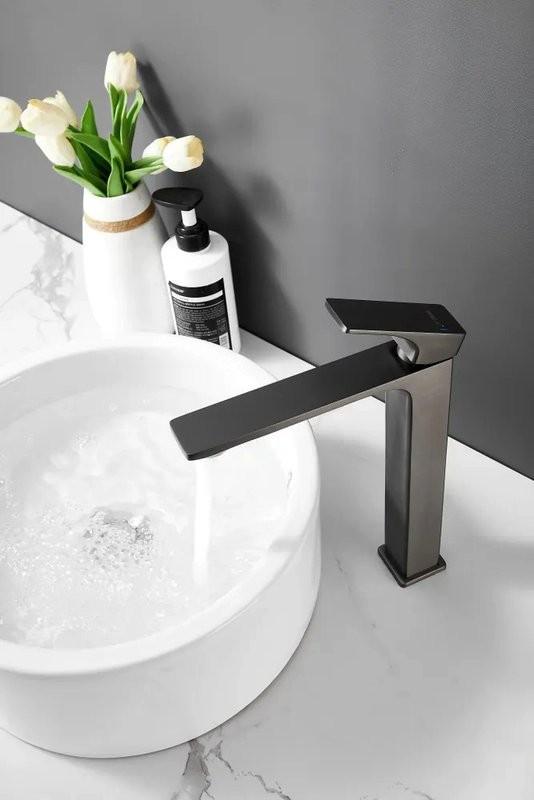 Смеситель для раковины BELZ B11709-3 оружейная сталь