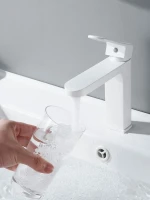 Смеситель для раковины Shevanik S4501C, белый Смеситель для раковины Shevanik S4501C, белый