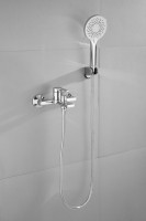 Смеситель для ванны с душем BELZ B60612 хром Смеситель для ванны с душем BELZ B60612 хром