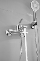 Смеситель для ванны с душем BELZ B60612 хром Смеситель для ванны с душем BELZ B60612 хром