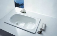 Стальная ванна BLB Europa mini Europa Mini B05E 105x70 см, пристенная, на ножках A05EROS30, с сиденьем