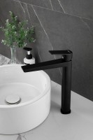 Смеситель для раковины BELZ B715 B11715-7 черный Смеситель для раковины BELZ B715 B11715-7 черный