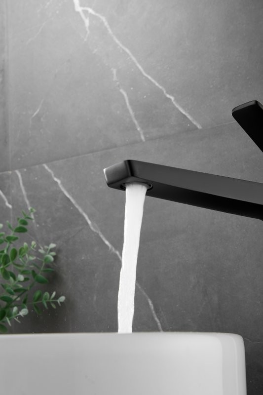 Смеситель для раковины BELZ B715 B11715-7 черный