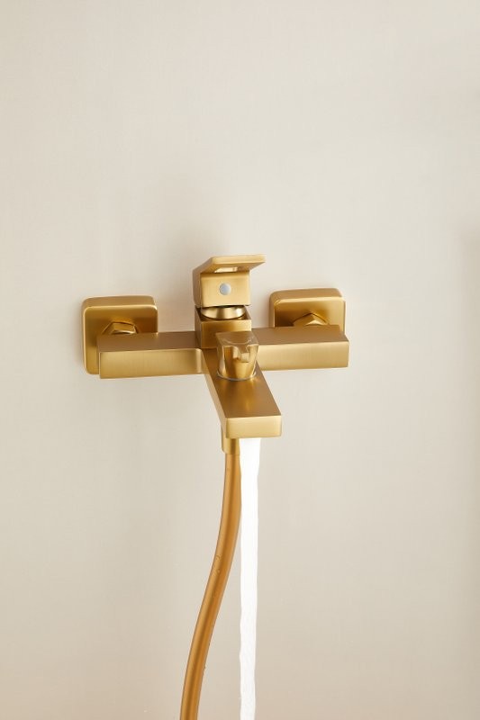 Смеситель для ванны с душем BELZ B658 B60658-5 золото