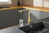 Смеситель для кухни AQUAme Cucina с выдвижным изливом AQM9902BG