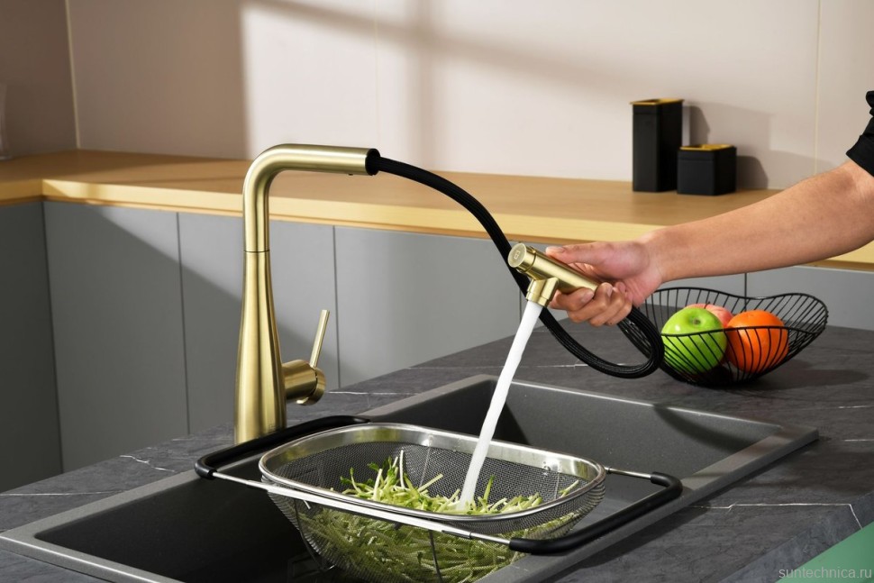 Смеситель для кухни AQUAme Cucina с выдвижным изливом AQM9902BG