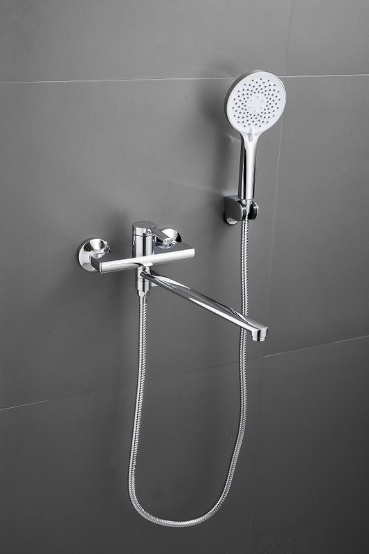 Смеситель с длинным изливом для ванны BELZ B22612 хром