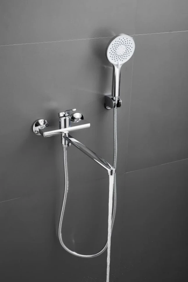 Смеситель с длинным изливом для ванны BELZ B22612 хром