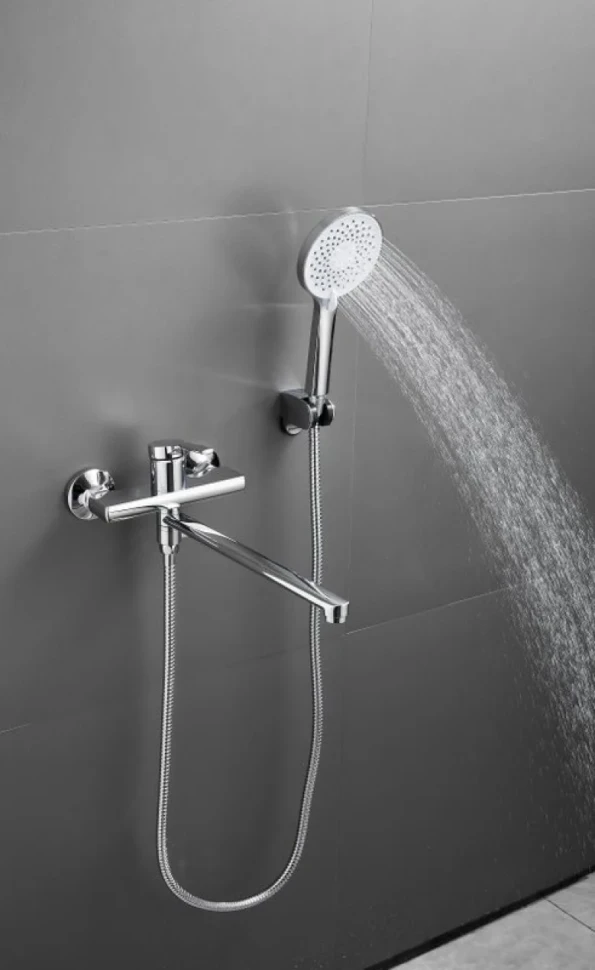 Смеситель с длинным изливом для ванны BELZ B22612 хром