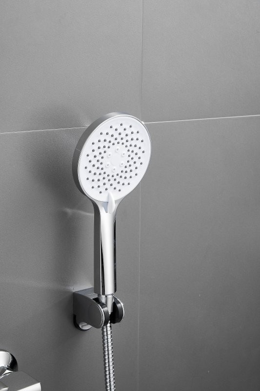 Смеситель с длинным изливом для ванны BELZ B22612 хром