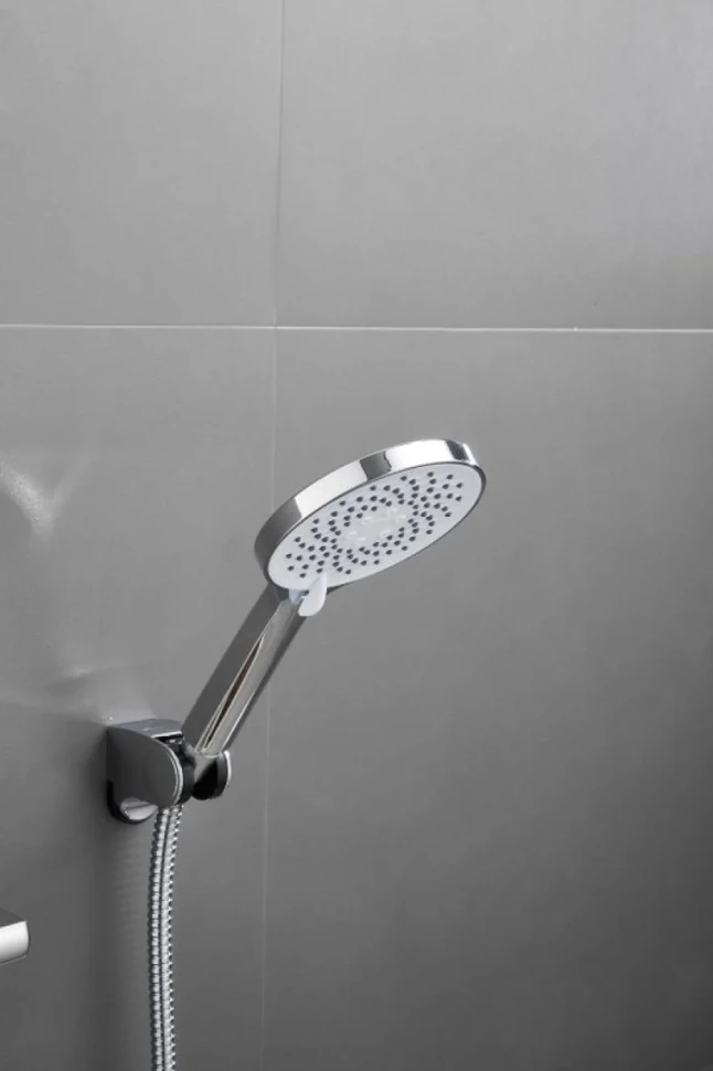 Смеситель с длинным изливом для ванны BELZ B22612 хром