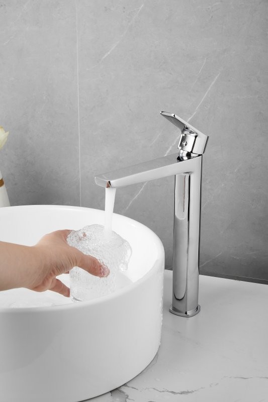 Смеситель для раковины BELZ B715 B11715 хром