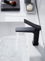 Смеситель для раковины Shevanik S4601H, черный