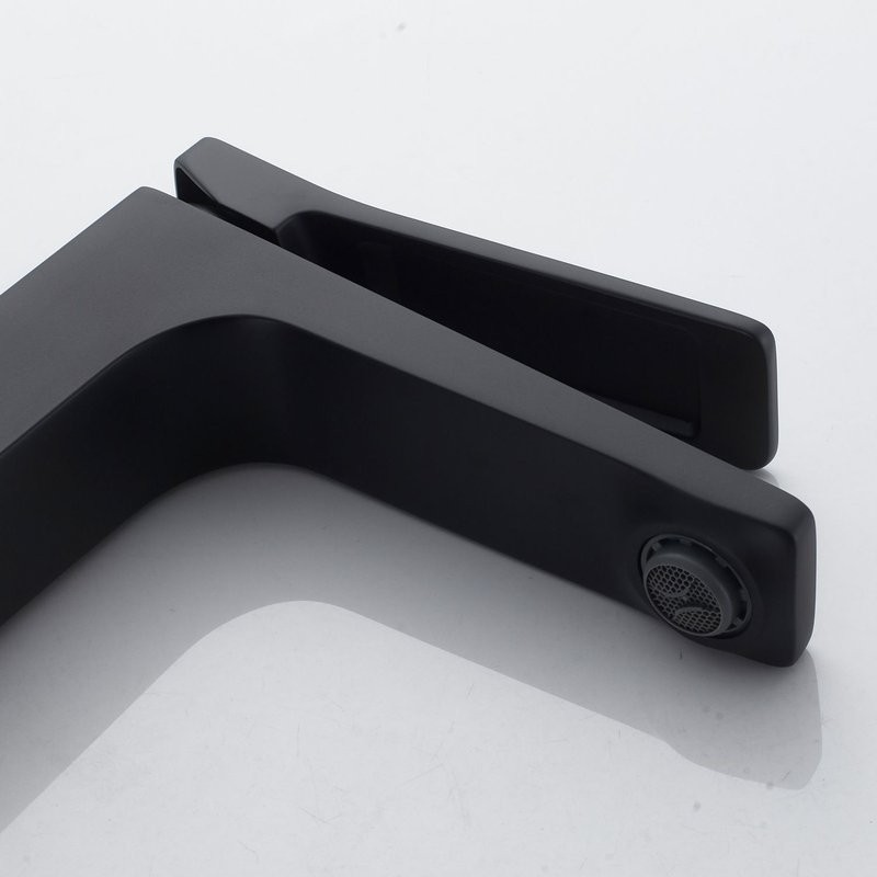 Смеситель для раковины Shevanik S4601H, черный