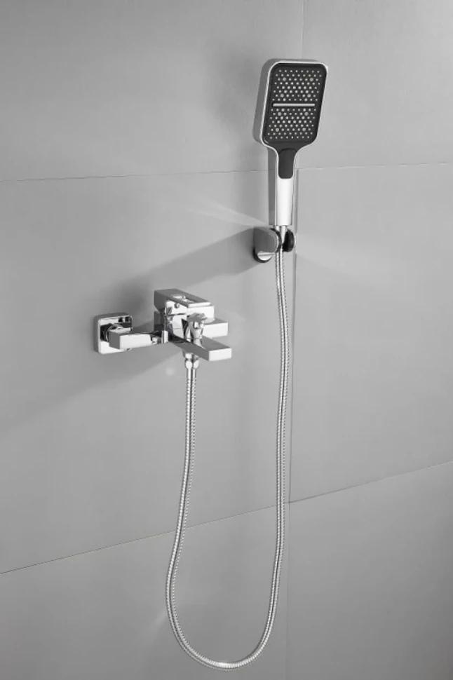 Смеситель для ванны с душем BELZ B658 B60658 хром