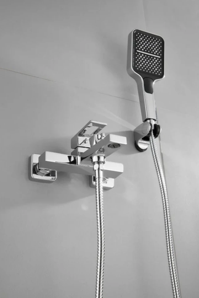 Смеситель для ванны с душем BELZ B658 B60658 хром