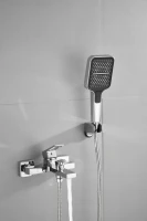 Смеситель для ванны с душем BELZ B658 B60658 хром Смеситель для ванны с душем BELZ B658 B60658 хром
