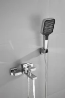 Смеситель для ванны с душем BELZ B658 B60658 хром Смеситель для ванны с душем BELZ B658 B60658 хром