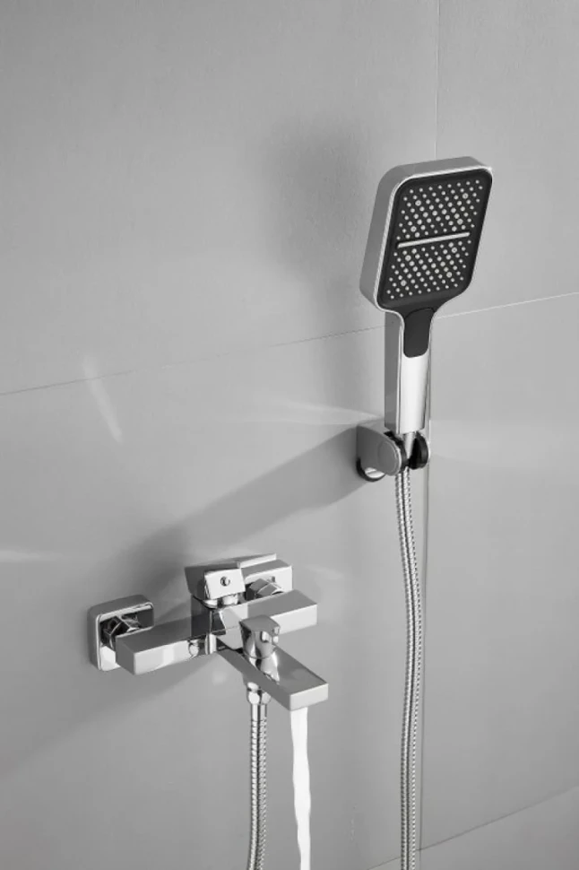 Смеситель для ванны с душем BELZ B658 B60658 хром