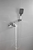 Смеситель для ванны с душем BELZ B658 B60658 хром Смеситель для ванны с душем BELZ B658 B60658 хром