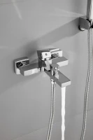 Смеситель для ванны с душем BELZ B658 B60658 хром Смеситель для ванны с душем BELZ B658 B60658 хром