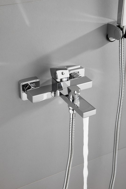 Смеситель для ванны с душем BELZ B658 B60658 хром