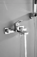 Смеситель для ванны с душем BELZ B658 B60658 хром Смеситель для ванны с душем BELZ B658 B60658 хром
