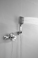 Смеситель для ванны с душем BELZ B658 B60658 хром