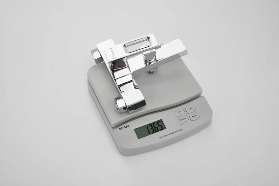 Смеситель для ванны с душем BELZ B658 B60658 хром