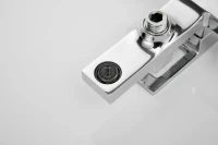 Смеситель для ванны с душем BELZ B658 B60658 хром Смеситель для ванны с душем BELZ B658 B60658 хром