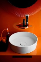 Зеркало круглое Laufen Kartell by Laufen 80 оранжевое, с подсветкой