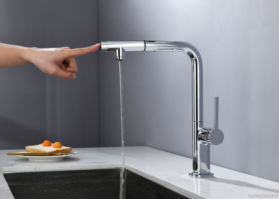 Смеситель для кухни AQUAme Cucina с выдвижным изливом AQM9903CR