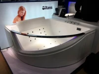 Акриловая ванна Orans 6510700 150x150 см, угловая, пристенная, с гидромассажем, белая, четверть круга, с каркасом, с экраном, со смесителем, со сливом-переливом, с подсветкой, с подголовником, с поручнем