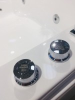 Акриловая ванна Orans BT-65100 XR 170x120 см, угловая, правая, пристенная, с гидромассажем, белая, асимметричная, с каркасом, для двоих, с экраном, со смесителем, со сливом-переливом, с подголовником
