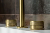 Смеситель для раковины Boheme Prestige 152-MG-PR матовое золото Смеситель для раковины Boheme Prestige 152-MG-PR матовое золото