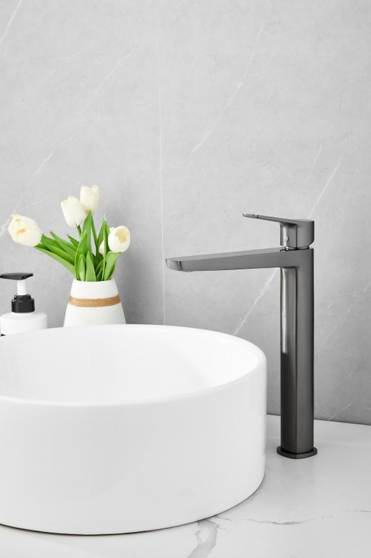 Смеситель для раковины BELZ B715 B11715-3 оружейная сталь