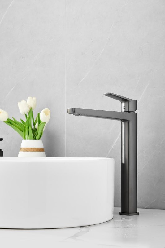 Смеситель для раковины BELZ B715 B11715-3 оружейная сталь