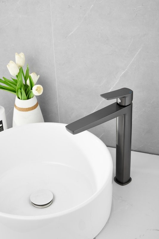 Смеситель для раковины BELZ B715 B11715-3 оружейная сталь