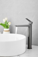 Смеситель для раковины BELZ B715 B11715-3 оружейная сталь