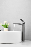 Смеситель для раковины BELZ B715 B11715-3 оружейная сталь