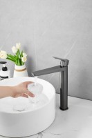 Смеситель для раковины BELZ B715 B11715-3 оружейная сталь